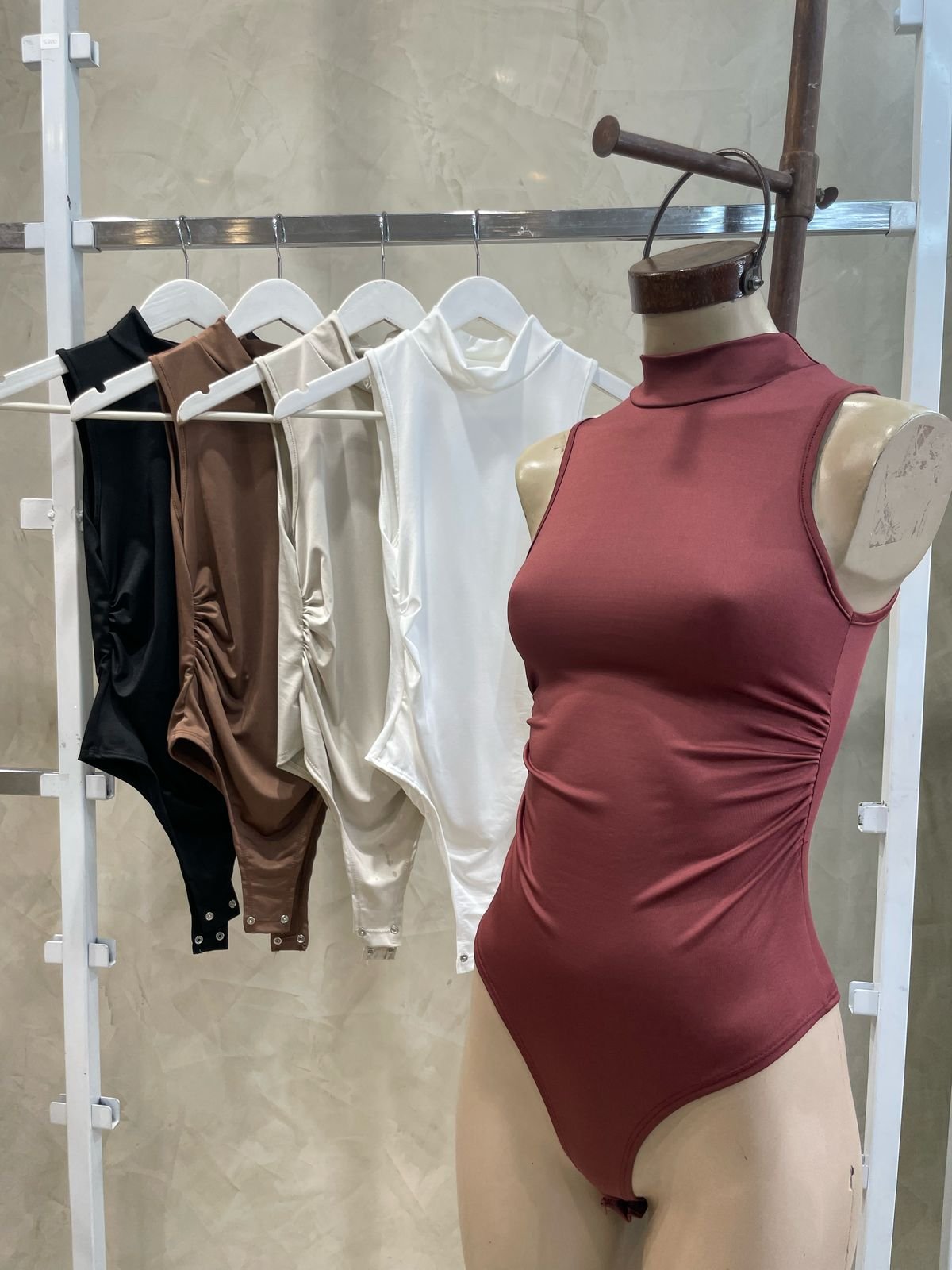 Body 1/2 polera costado fruncido (microfibra)