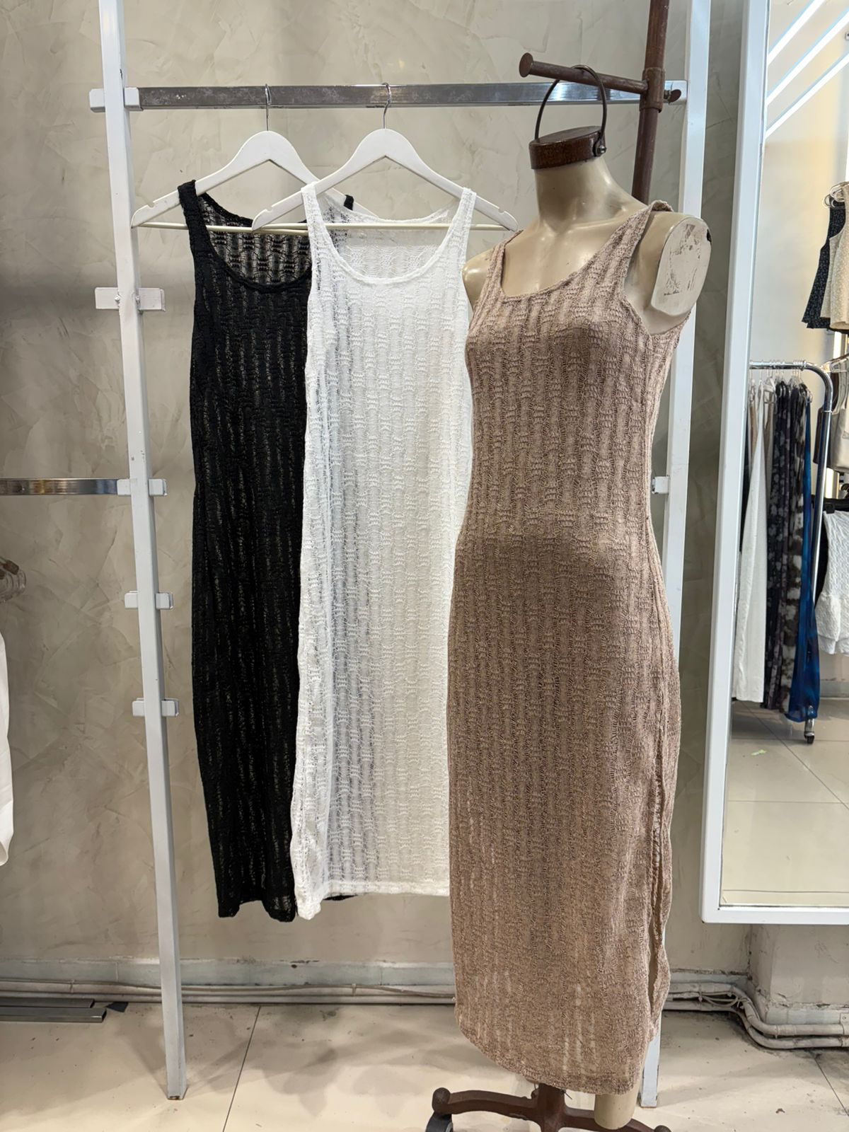 Vestido Musculosa c/tajo (Crochet)