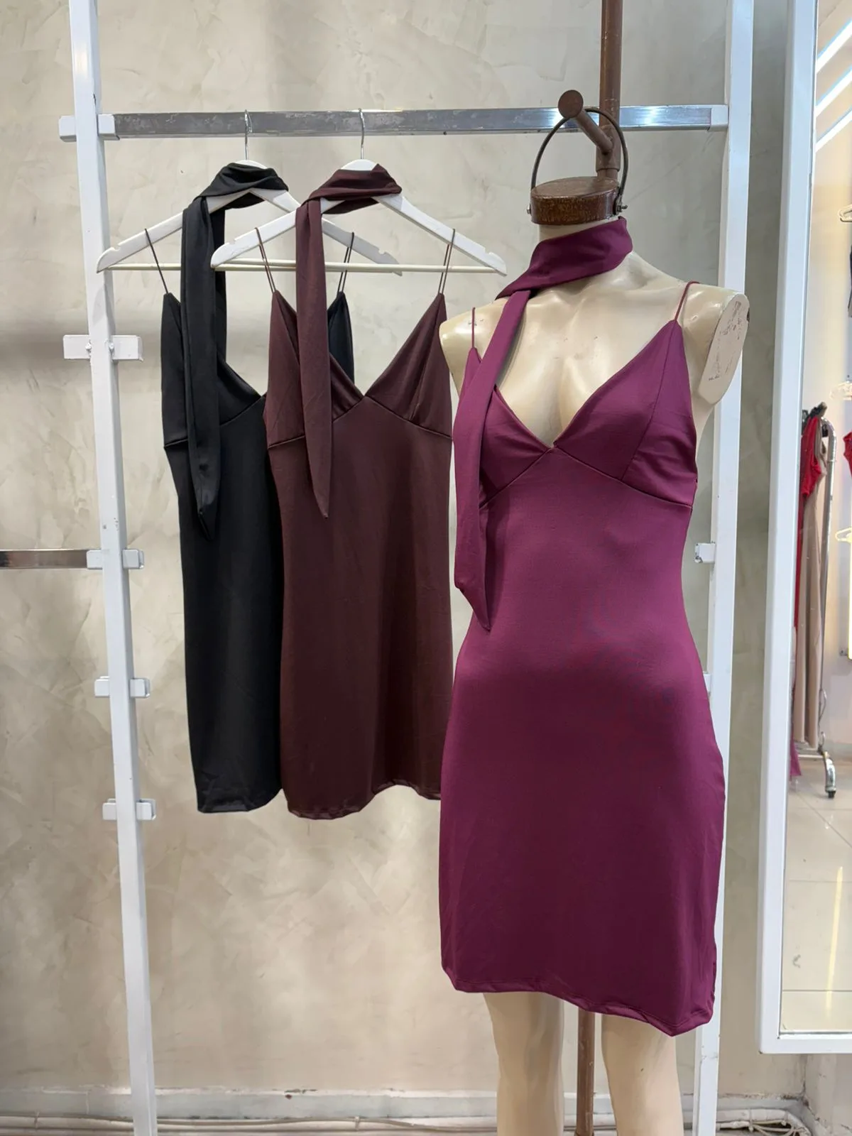 Vestido corto taza c/ lazo (Microfibra)