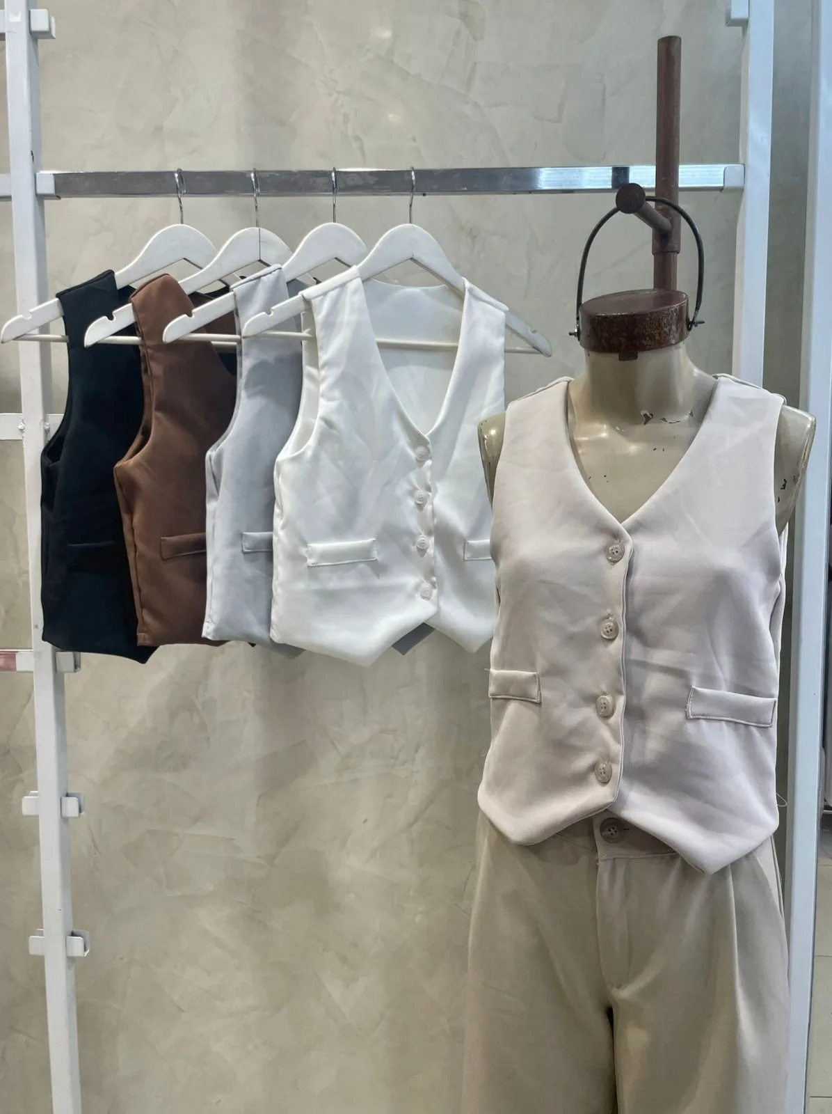 Chaleco Sussie Botones (Sastrero)