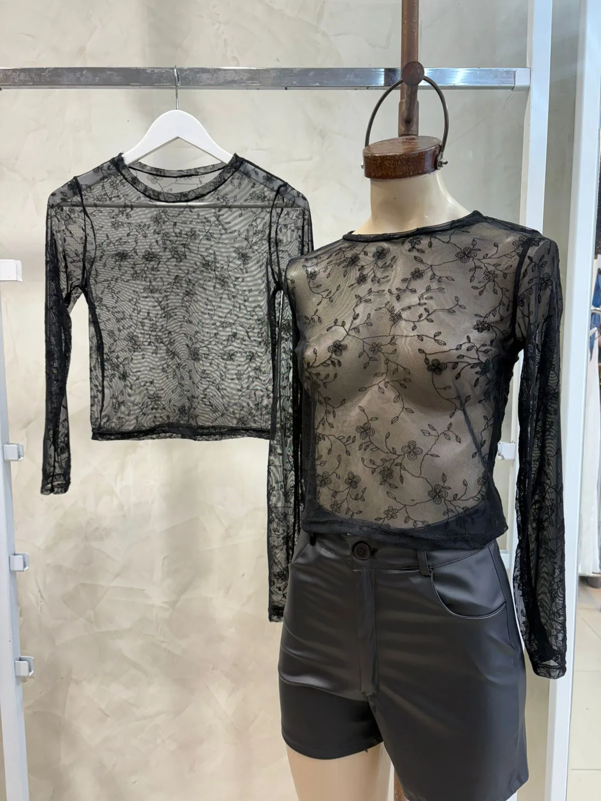 Remera manga larga (tull bordado)