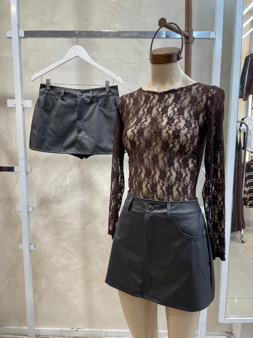 Short Pollera (Cuerina)