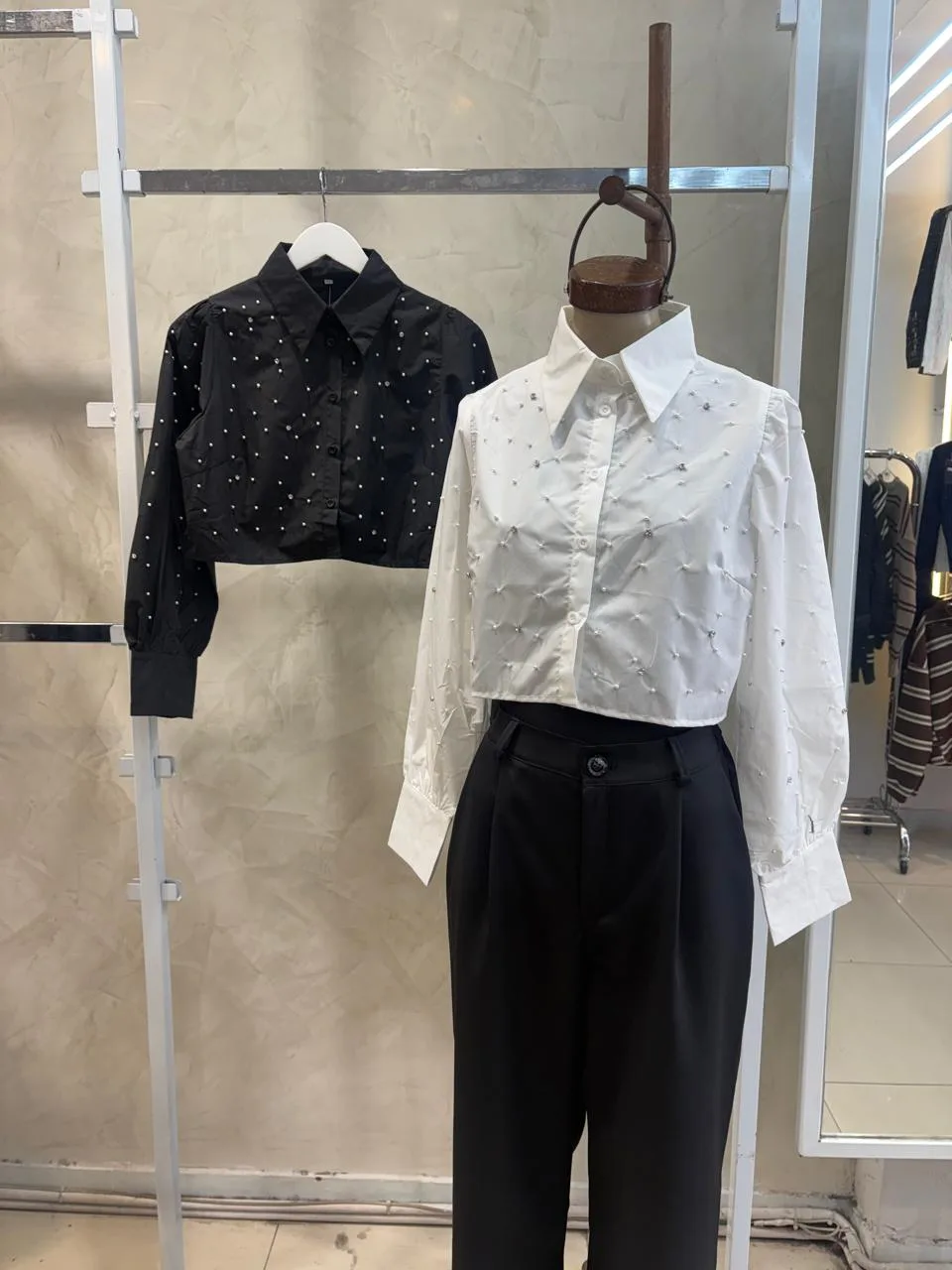 Camisa crop perlas Importado