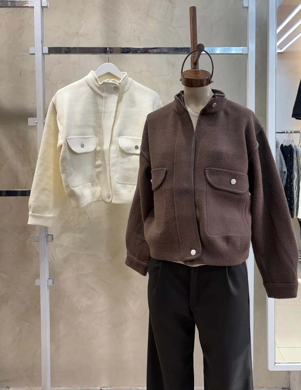 Campera cuello alto Bolsillos