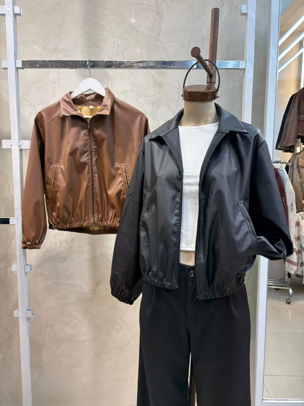 Campera Bomber Bolsillos (cuerina)