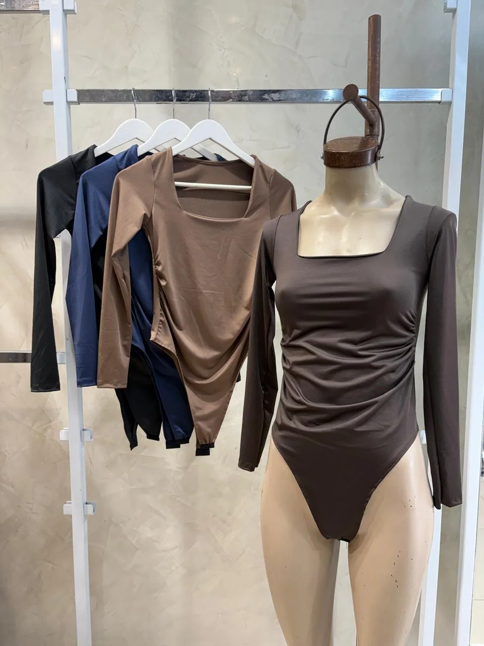 body escote cuadrado fruncido (microfibra)