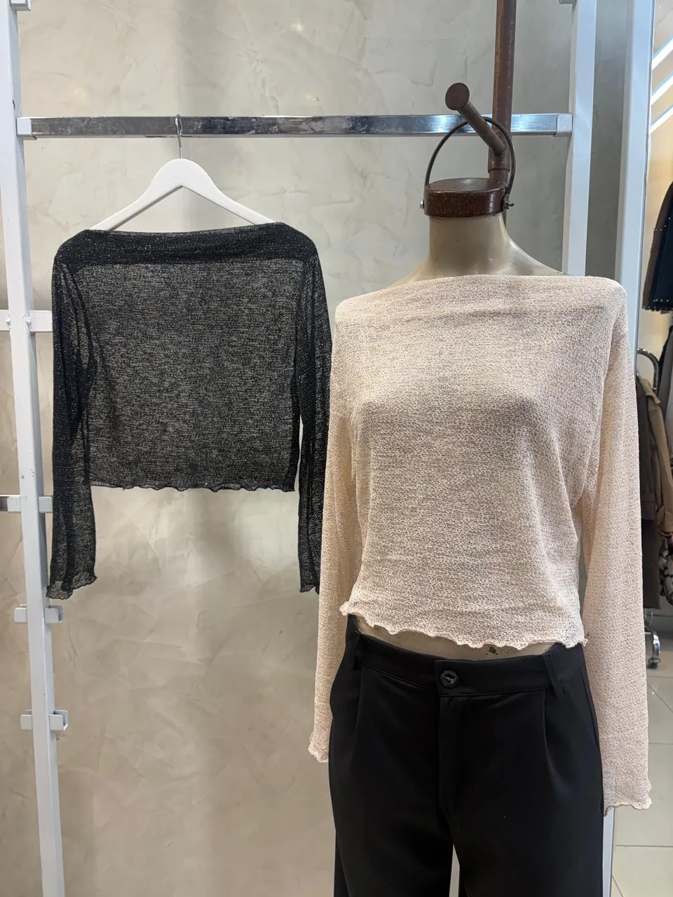 Remera M/L cuello bote (tejido lurex)