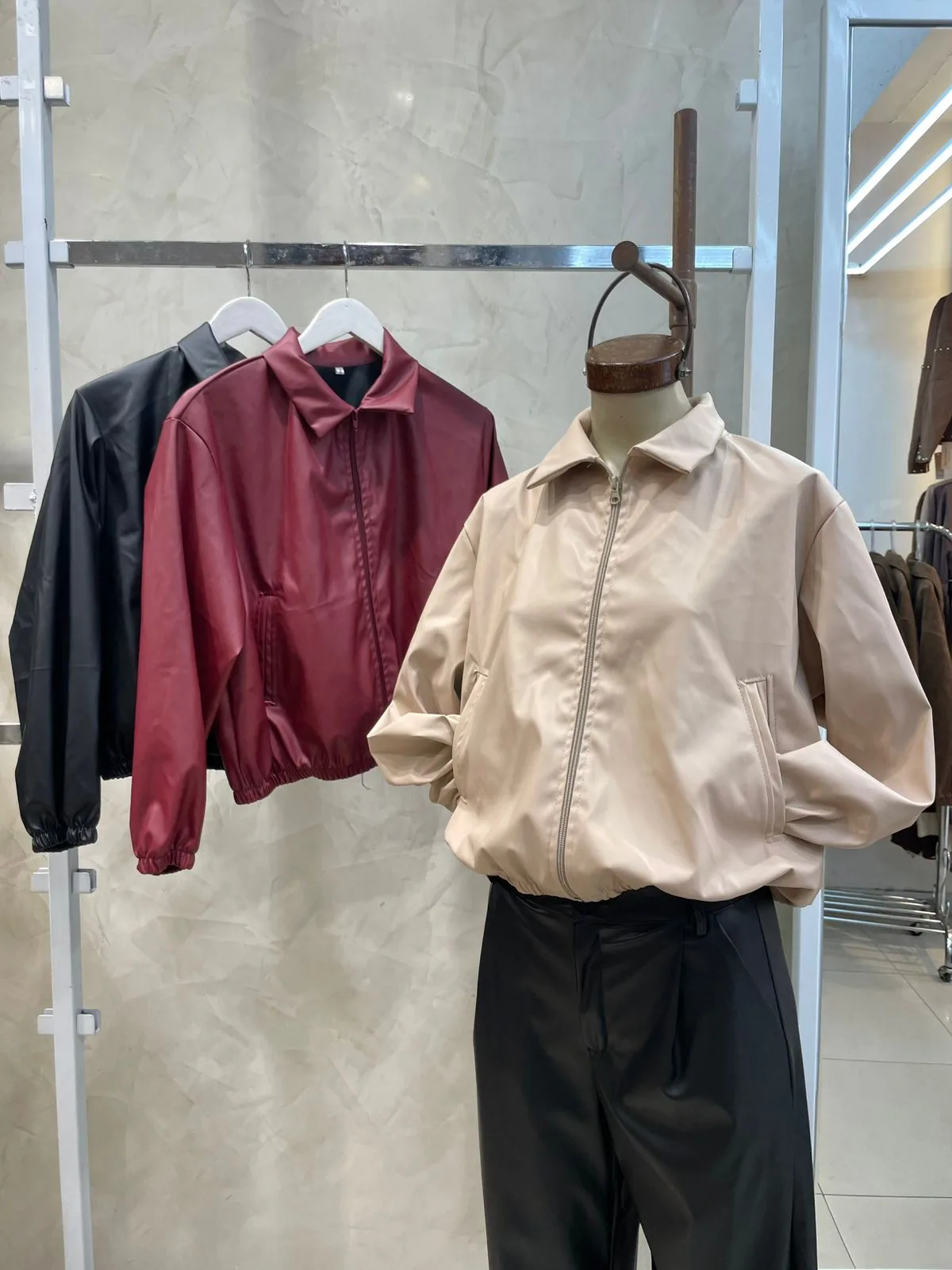 Campera Bomber Bolsillos (cuerina)