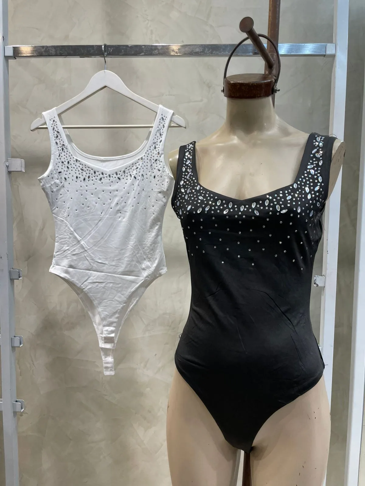 Body U c/ Piedras (Importado)