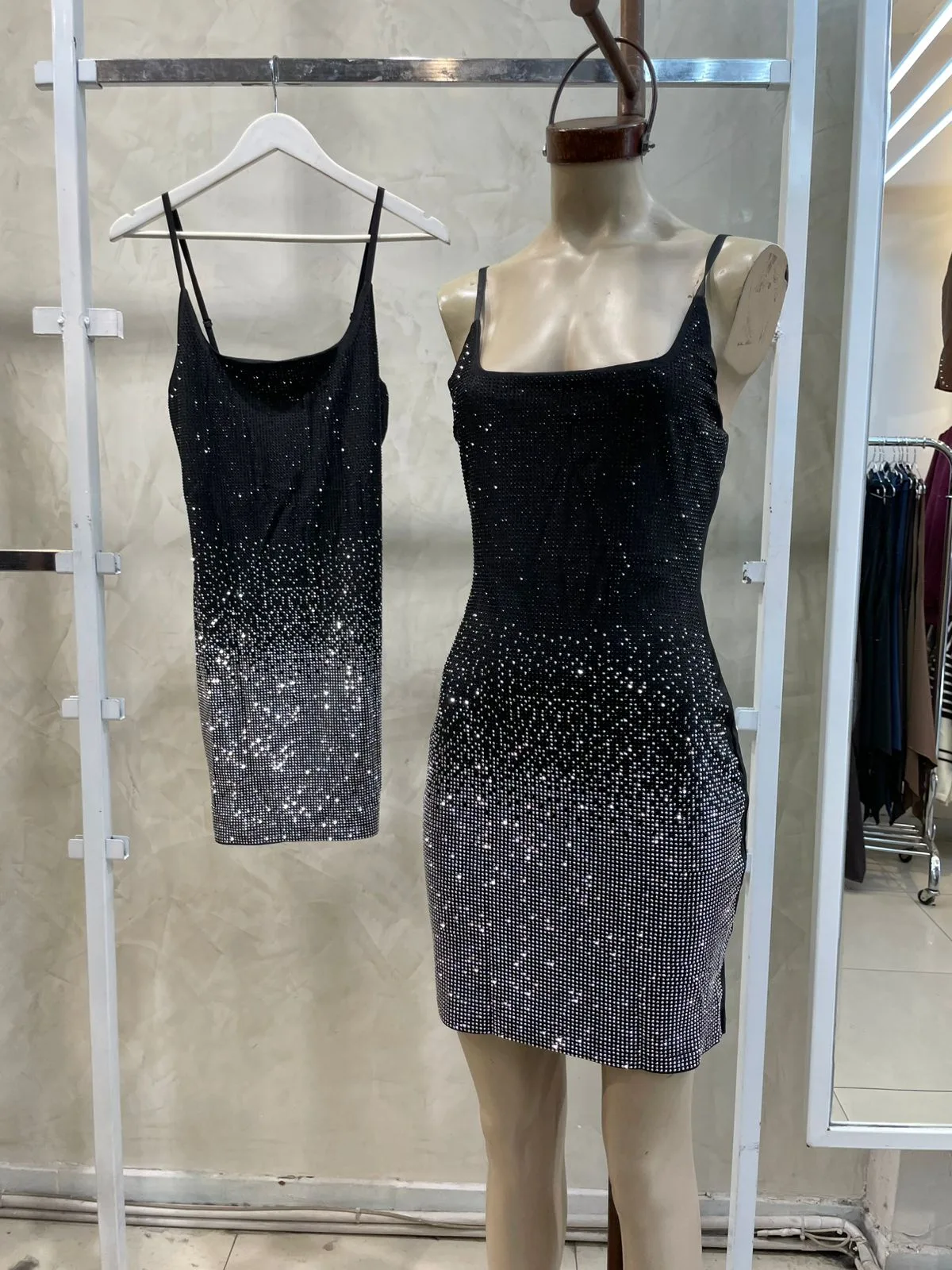 Vestido Corto Strass (Importado)