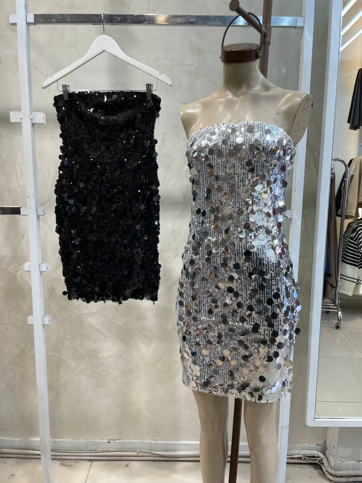 Vestido strapless lentejuelas (importado)