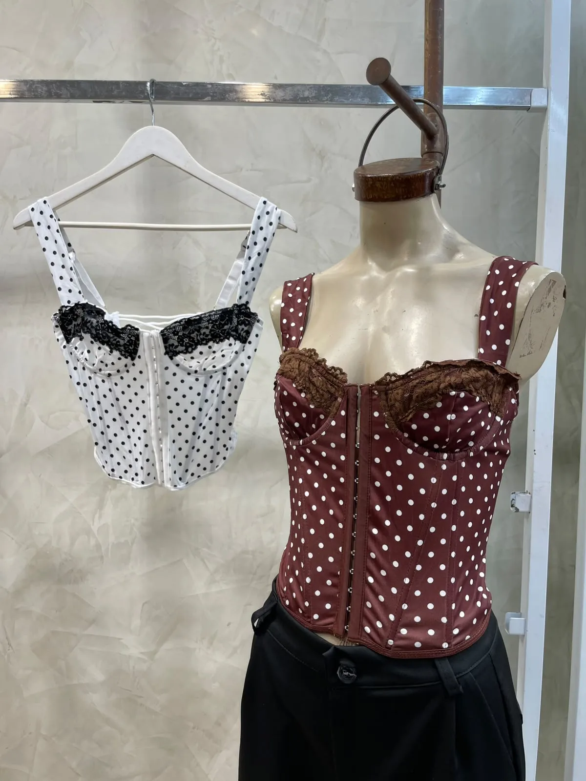 Alternative view of Corset Lunares (importado)