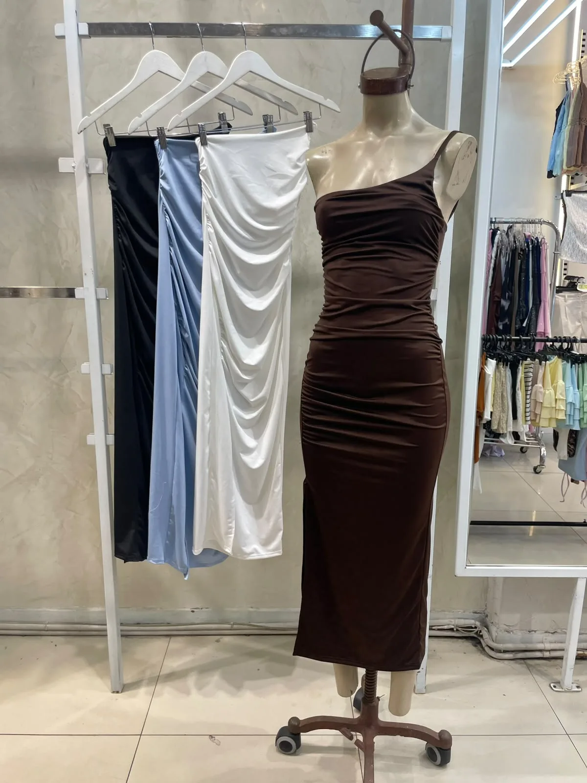 Alternative view of Vestido un hombro fruncido (Microfibra)